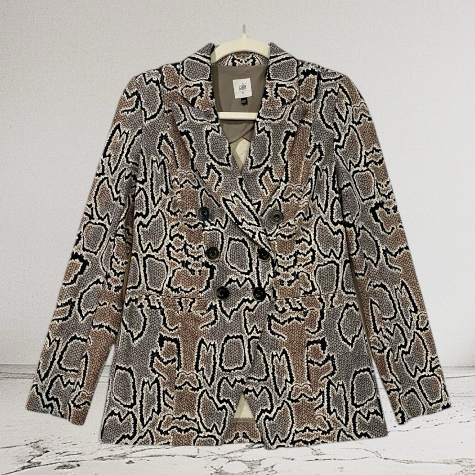 Cabi Python Double Breasted Blazer Women’s Size 0 Soft Stretch Ponte Knit $189