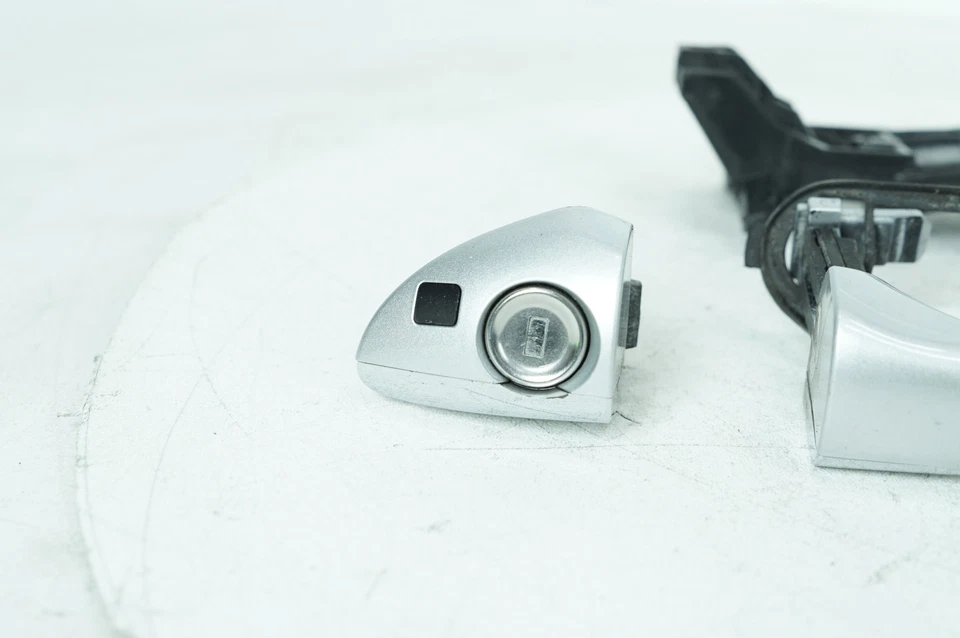 03-09 Mercedes W211 E500 OEM maçaneta externa esquerda dianteira prata 5105 - Imagem 3 de 4