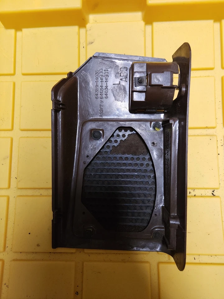 Cubierta de altavoz trasero Celica 1984-1985 lado izquierdo Ra64 Ra65 marrón OEM Foto 3 de 4