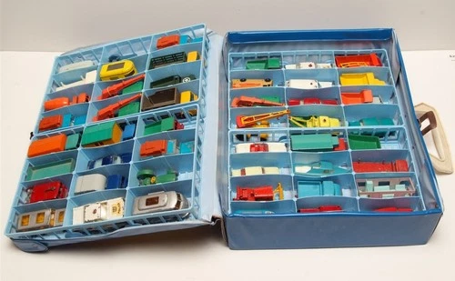 M07 Vintage 1960's '70's lot of 48 Lesney Matchbox Cars & Trucks with Case