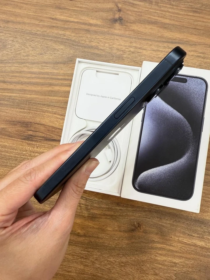 Apple iPhone 15 Pro 128 Go Titane Bleu Très bon état  -  Garantie 12 Mois - 88% - Photo 2/3