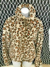 NEW Victoria  s Secret SIZE LARGE PINK Cheetah Leopard Sherpa FULL ZIP