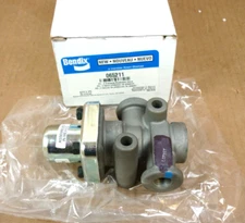 Bendix Pr-3 Air Brake Pressure Protection Valve P/N 065211