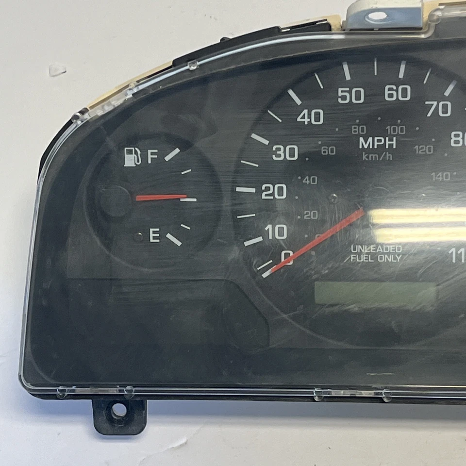 Nissan Frontier 1999 2000 cuadro de instrumentos velocímetro 24810-7Z100 millas sin conocer Foto 2 de 4