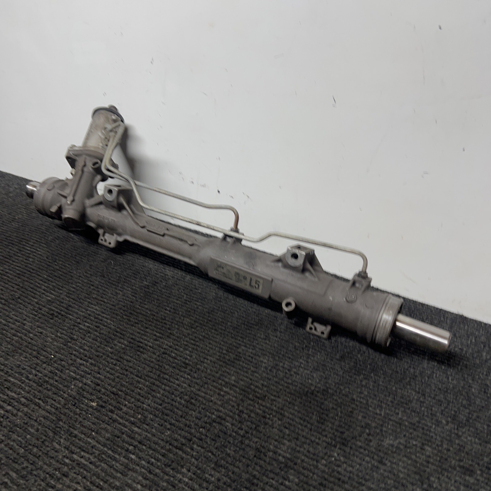 04-10 BMW E60 Hydraulic Gear Power Steering Rack and Pinion Axle 