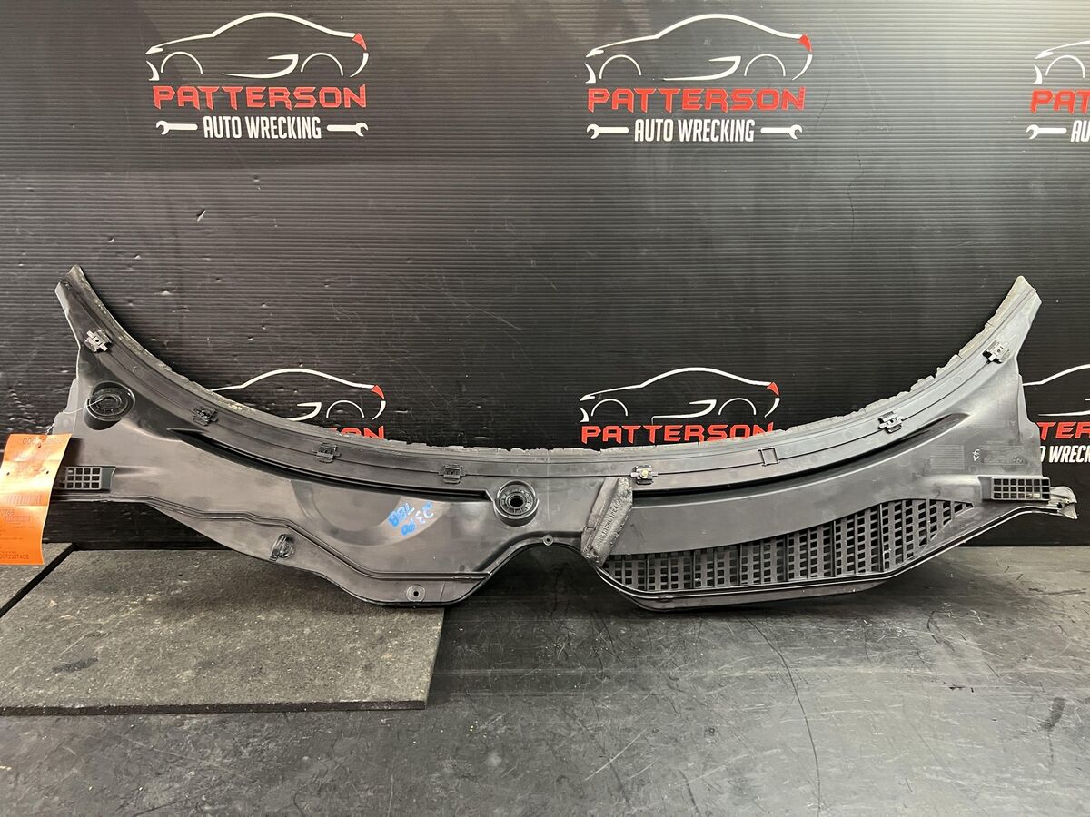 2003-2008 BMW Z4 COWL VENT WINDSHIELD WIPER SCREEN TRIM 2003-2008 BMW Z4 COWL VENT WINDSHIELD WIPER SCREEN TRIM