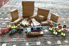 Thomas  Friends Wooden Track And Accessories Lot Total 85 pcs 71 Track 1 Engine