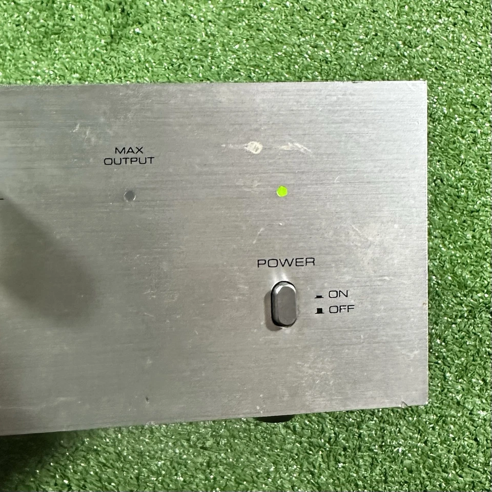 TOA 900 Series 3-Channel Amplifier A-901A - Image 2 of 4