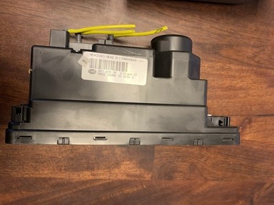Mercedes Benz R170 SLK 320 230 32 Vacuum Pump for Locks 1708000648