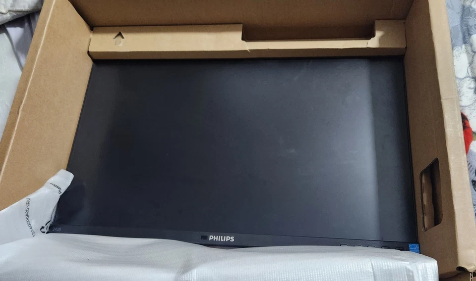 philips Monitor 24" IPS disply Full HD – Excellent Condition - Image 3 of 4