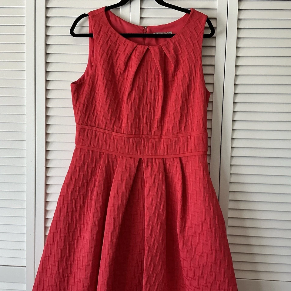 Vestido clásico de fiesta Eliza J para mujer talla 14 rojo plisado calce y acampanado jacquard de algodón Foto 3 de 4