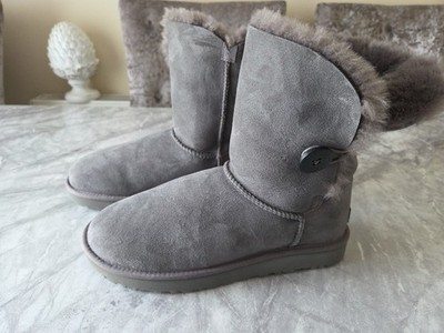 UGG BAILEY BUTTON II BOOTS SIZE UK10.5 EUR43 GENUINE EXCELLENT