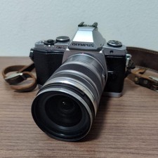 OLYMPUS OM D E M5 Body Lens Kit