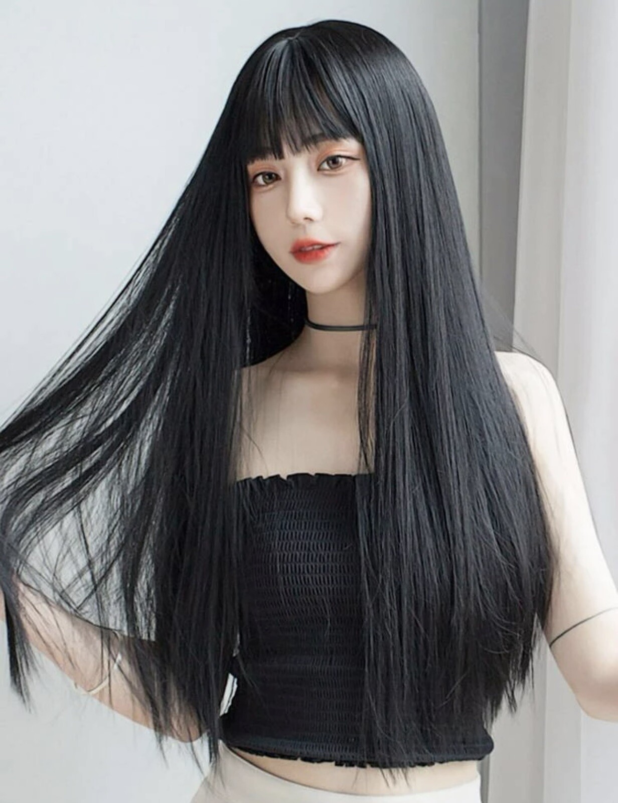 Perruque noire frange lisse cheveux longs look naturel pour soirée et quotidien femme