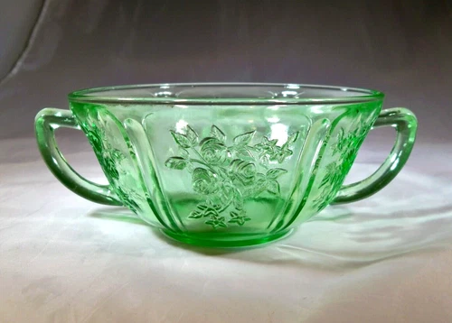 FEDERAL GLASS CO. SHARON CABBAGE ROSE GREEN 5" DIAMETER HANDLED CREAM SOUP BOWL!