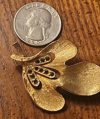 JJ Jonette ? Leaf Brooch Clip Earrings Set Brushed Gold Green Rhinestone Vintage - Picture 8 of 9
