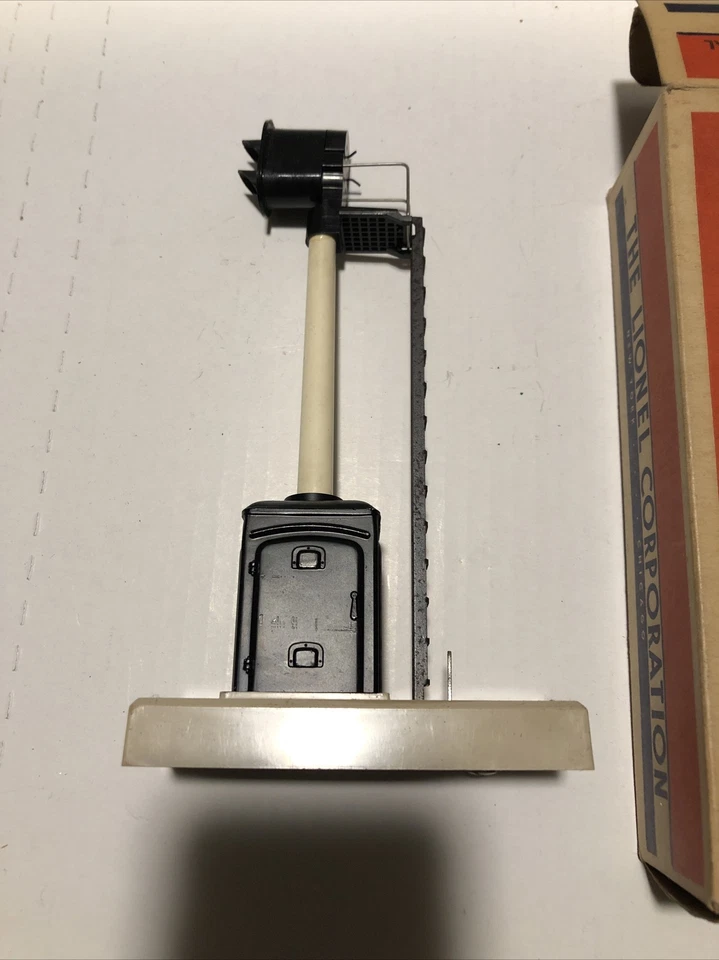 NOS Lionel Post War No. 253 Automatic Block Signal C-10 Madison Hardware - Image 3 of 4