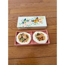 Avon Vintage Summer Butterflies 2 Fragranced Hostess Soaps - New in Box