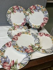 Set of Six International Tableworks Floral Garden Salad Plates / Very Nice Shape