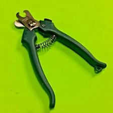 NEW - DOG NAIL CLIPPERS Hand Grooming Cutter for small to medium WITH NAIL GUARD