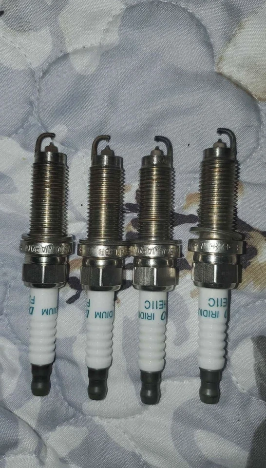 Denso Iridium Spark Plugs FXE20HE11C Set of 4 Part Number #3490 “Used” - Image 2 of 4