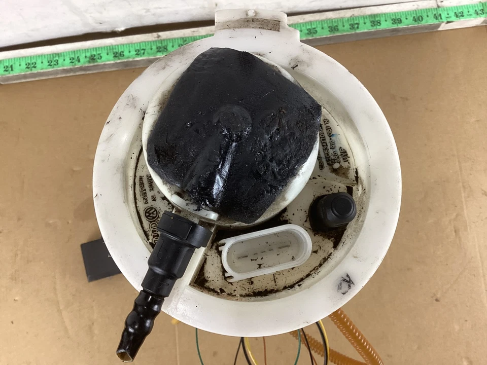 2011 Audi Q5 Fuel Tank Pump Sending Unit Assembly 8R0919051N OEM - Image 4 of 4