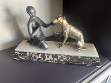 Scultura deco Anni 30 Donna Con Cane Su Marmo. Non Firmata No Limousin Chiparus!