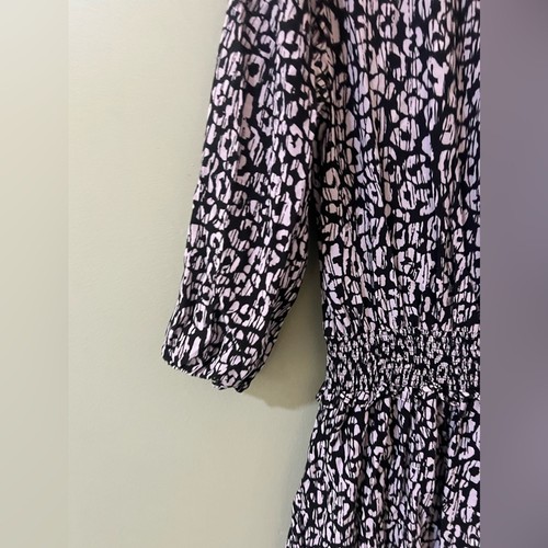 Vestido Rails Inez mediano negro estampado batik guepardo - Imagen 3 de 9