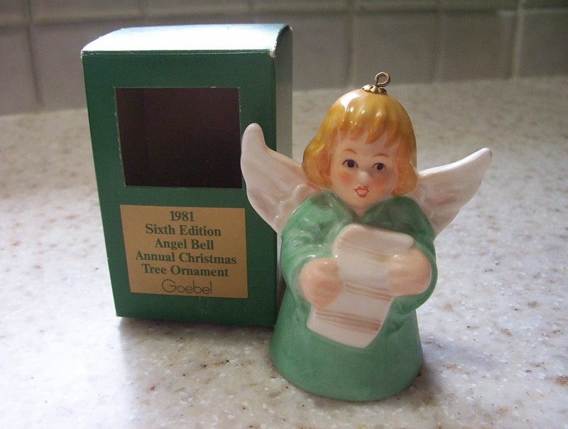 Goebel 1981 Angel Bell Christmas Ornament W/ Music Scroll, Singer, Green W/ Box