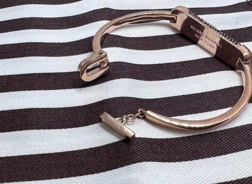 Henri Bendel Two Tone Bracelet. With paved black stones. New. Very Pretty 😍 - Picture 4 of 6