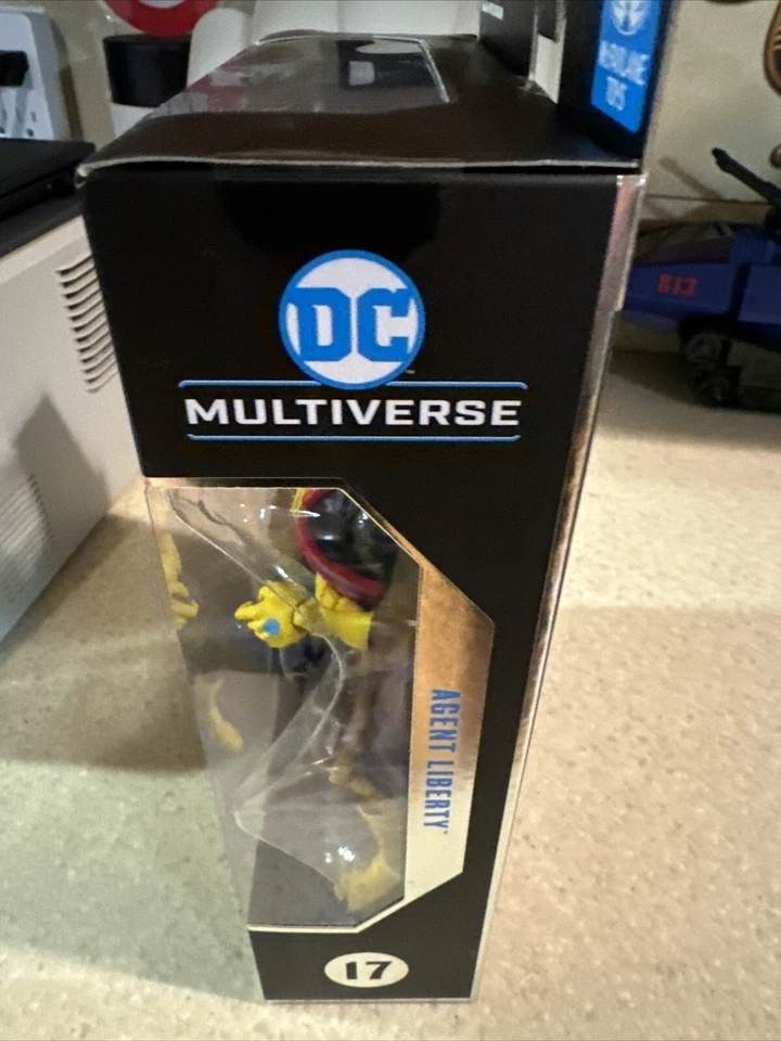 SDCC 2024 Exclusivo McFarlane DC Multiverse Agent Liberty Edición Coleccionista Foto 2 de 4