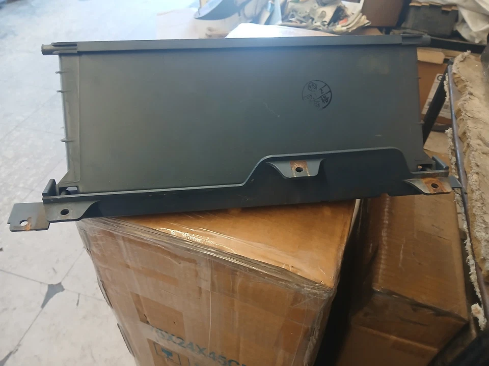 Guantera Nissan Pulsar 83 84 85 86 azul usada Foto 2 de 4