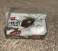 Zuru Robo Alive Crawling Cockroach Series 2 Robotic Glow In The Dark
