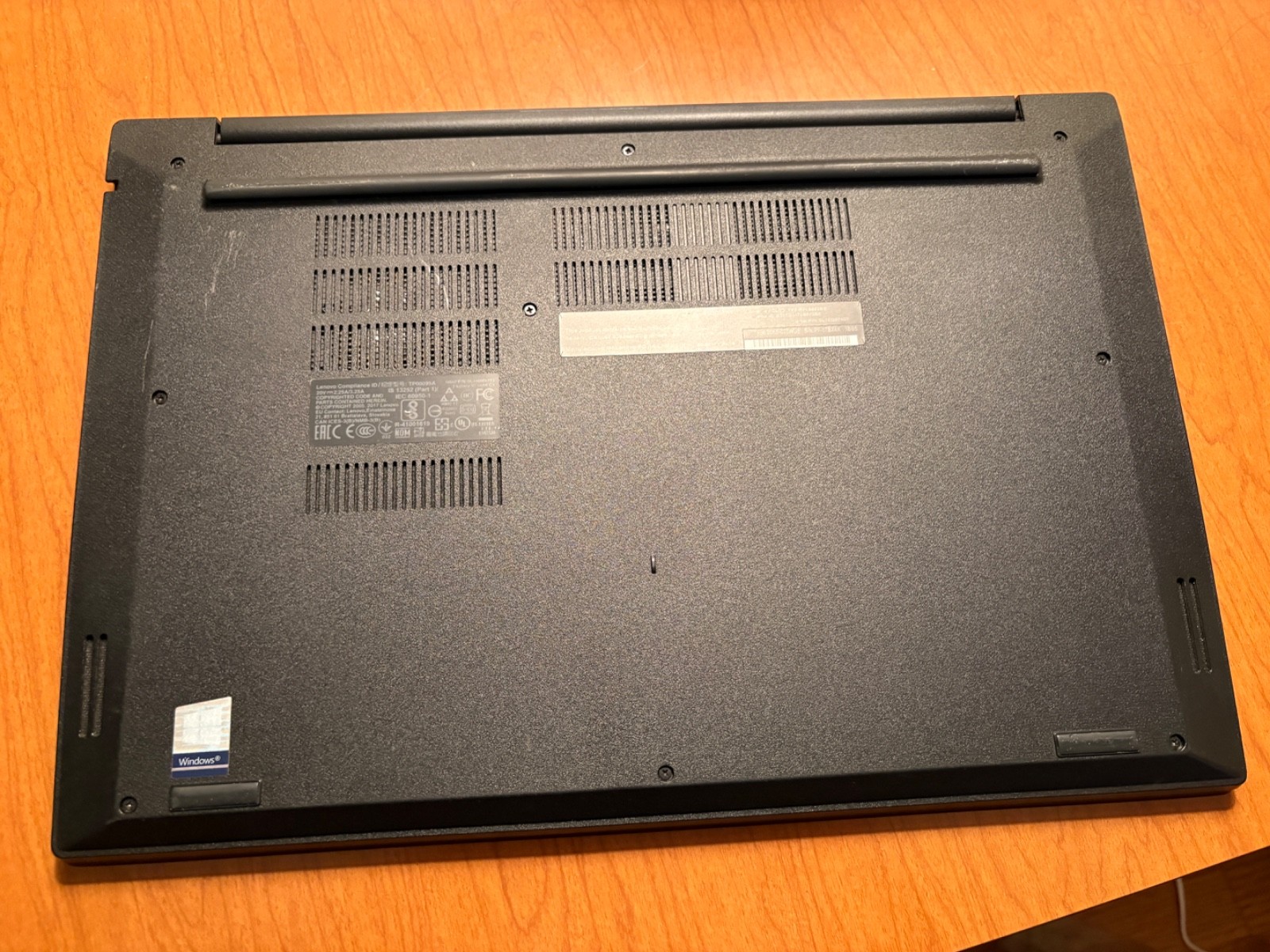 Lenovo ThinkPad E580, 15.6-Inch Laptop, with Intel Core i5 7th Gen., Windows 11 Pro