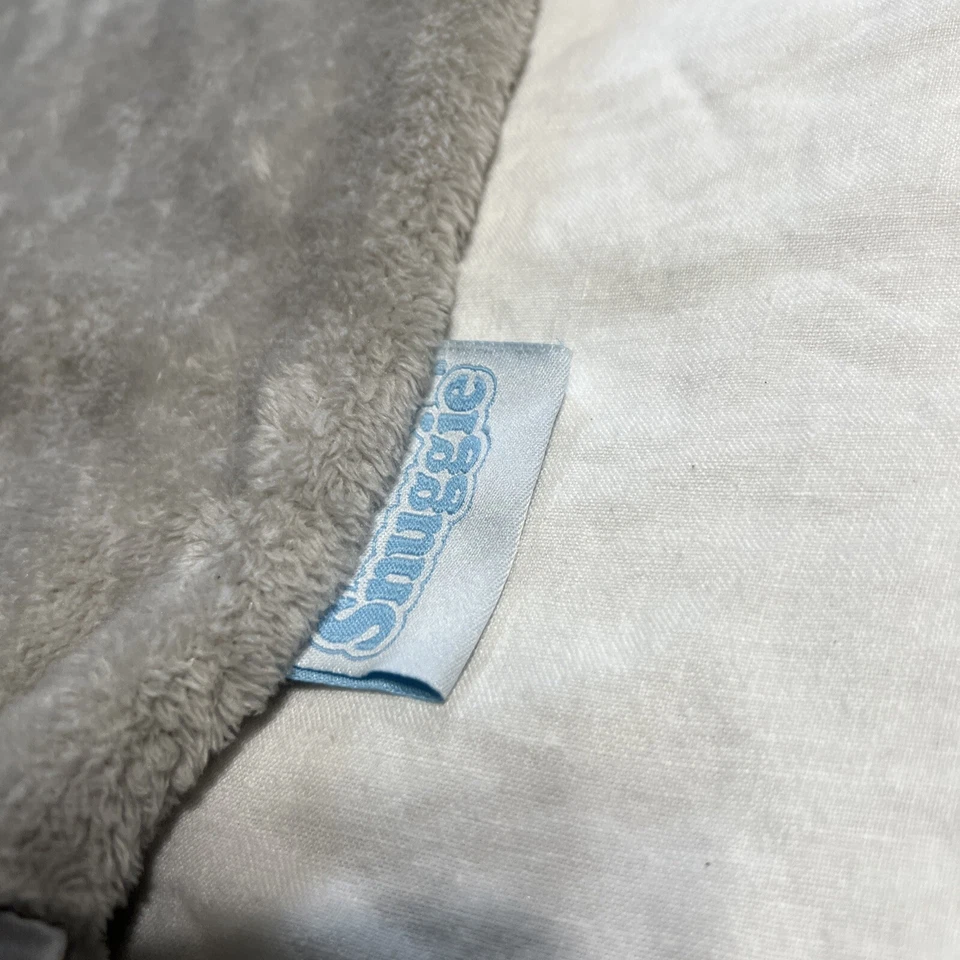 Snuggie Tails 超柔软天鹅绒毯 灰色 鲨鱼 带尾巴 — 第 2/4 张图片