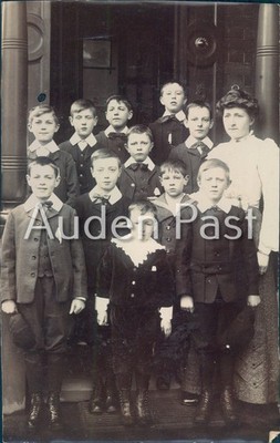 Edwardianische Ära Sepia Foto Schuljungen & Lehrergruppe Portrait Antik
