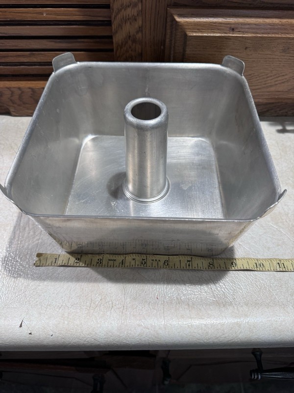 Vintage Wear-Ever 2 Qt Square Angel Food Tube Cake Pan Aluminum Silver 4716X