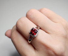 Stunning 925 Sterling Silver Garnet Solitaire Ring US size 6 Adjustable 