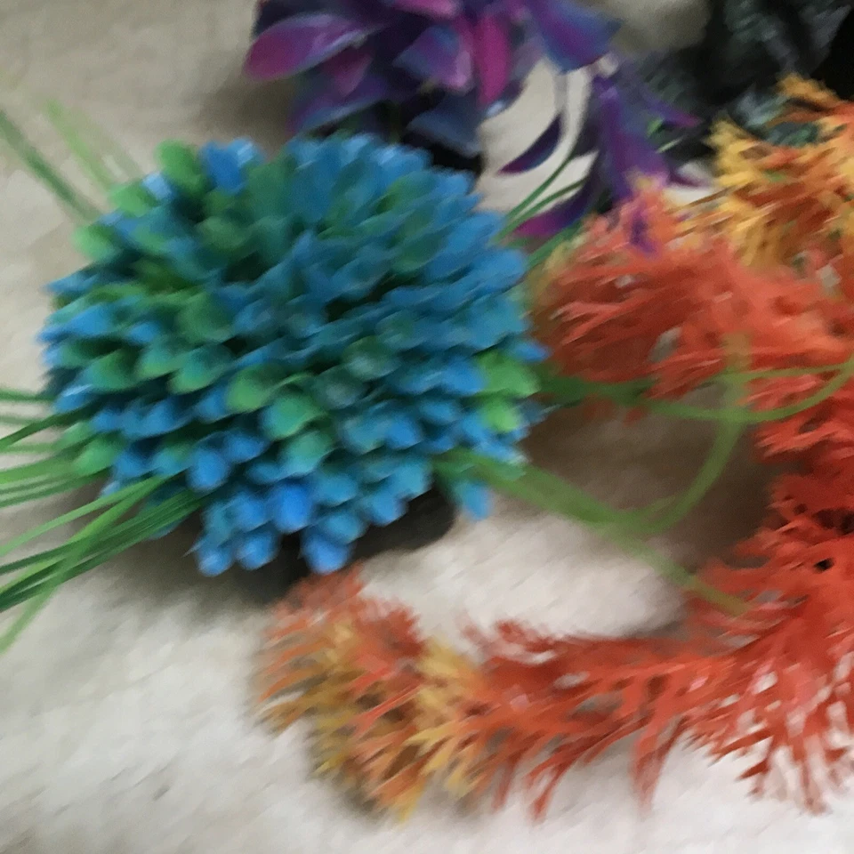 Planta de plástico para árbol curvado verde decoración primer plano acuario para peces escondite marino Foto 2 de 4