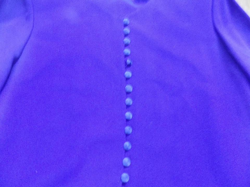 De Colección Liz Claiborne 2 piezas Falda Traje Chaqueta Larga Botón Lazo Blazer Púrpura talla 12 Usado en Excelente Condición Foto 4 de 4