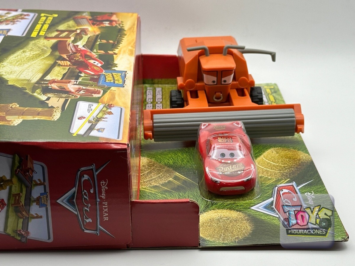 カーズ マテル FRANK ESCAPE & STUNT プレイセット ミニカー Disney Pixar Cars Frank Escape and Stunt Race Playset