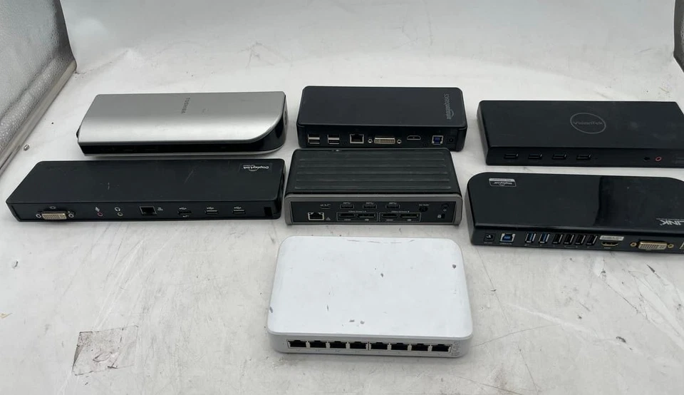 Estaciones de Acoplamiento Wavlink Targus Toshiba Enchufables USB 3.0 DisplayLink Lote de 7 Foto 2 de 3