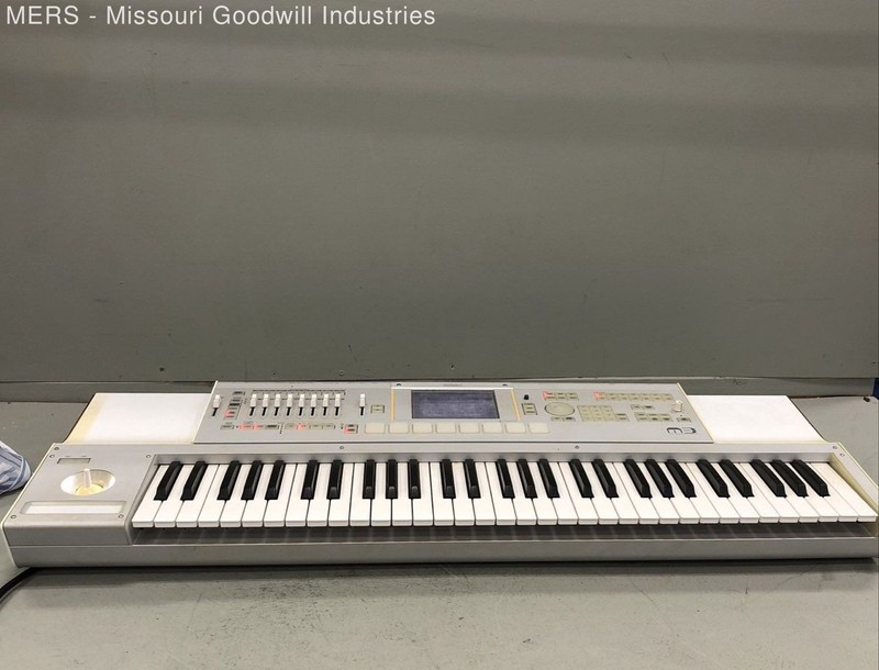 Korg M3-61 Music Workstation Sampler 61-Key Digital Keyboard Synthesizer