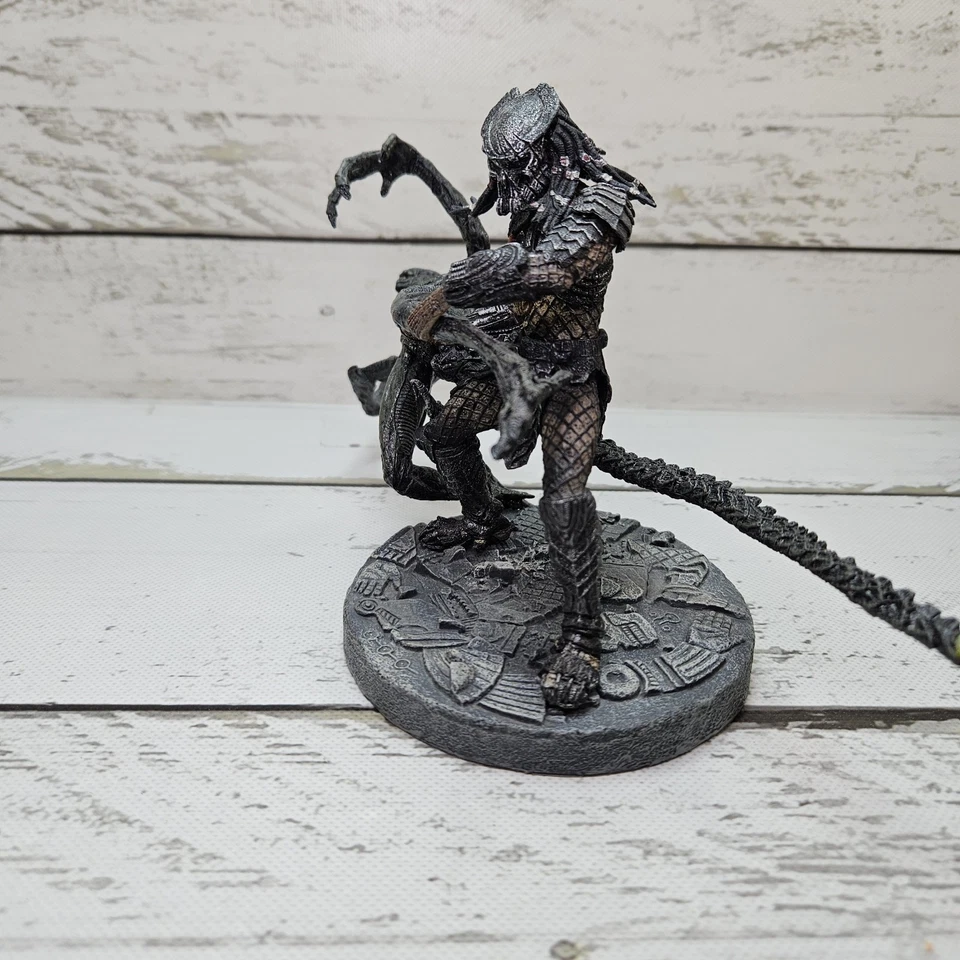 Figuras de 5" McFarlane Toys AVP Alien VS Predator Playsets Celtic Predator 2005 Foto 2 de 4