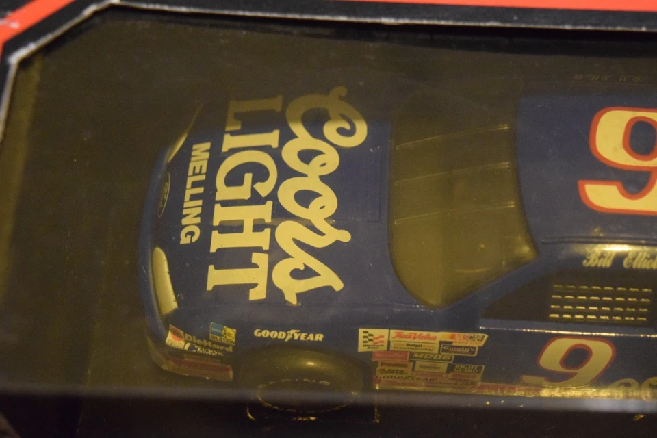 *RARE* 1992 Racing Champions Bill Elliott #9 Coors Light 1:24 Scale Ford T-Bird - Image 2 of 4