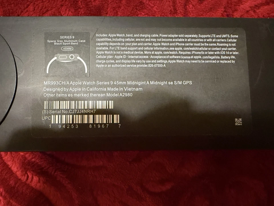 Apple Watch Series 9 45 mm aluminio Nike Sport Loop Foto 3 de 4