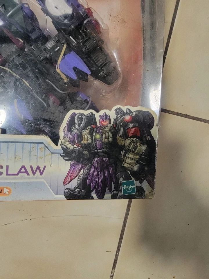 Transformers Universe: Razorclaw Has Box Wear, Dents, BROKEN PLASTIC. BRAND NEW - Image 4 of 4