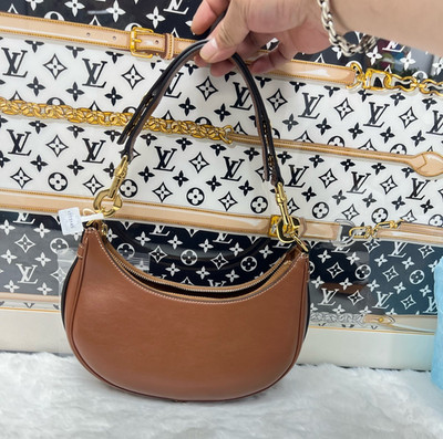 Celine AVA Caramel Shoulder Bag, （25×6×13 ）cm