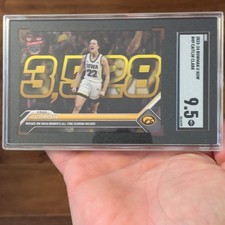 Bowman 2023-24 U Now #49 Caitlin Clark NCAA Scoring Record Iowa Hawkeyes