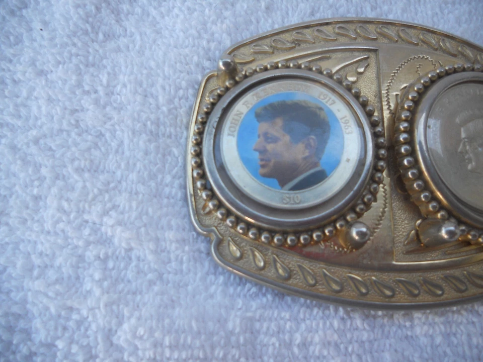 Hebilla de cinturón, rara dos monedas chapadas en oro, john kennedy-después de ser asesinado Foto 4 de 4